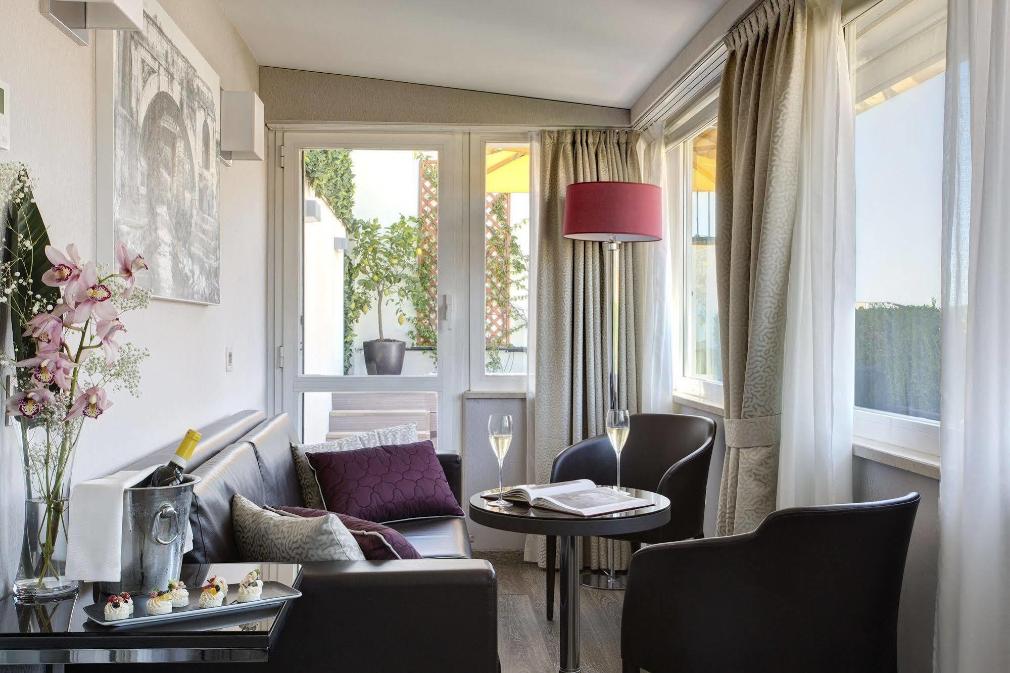 Hotel Artemide Roma Esterno foto